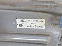 Ford Mondeo Противотуманный свет, правый Запчасть код: 1694959 -> 1731475
Тип кузова: Un...