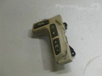 Volvo V70 2000-2007 Переключатели на руле Запчасть код: 30642020