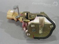 Toyota Yaris 1999-2005 Замок двери, правый (задний) Запчасть код: 69330-0D020