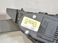 Volkswagen Touareg Педаль газа (с датчиком) Запчасть код: 7L0723507D
Тип кузова: Maastur