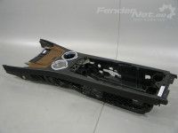 BMW 7 (E65 / E66 / E67 / E68) Пепельница Запчасть код: 51168223326
Тип кузова: Sedaan