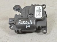 Ford Focus Шаговый двигатель печки Запчасть код: 1117612 -> 1144030
Тип кузова: Un...