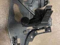Volvo XC60 2018 esistange kinnitus vasak, väikse defektiga 31425173