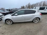 Opel Astra (J) 2011 - Автомобиль на запчасти