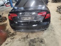 Audi A8 (D4) 2015 - Автомобиль на запчасти