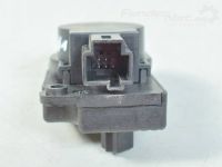 Ford Focus Шаговый двигатель печки Запчасть код: 2179171
Тип кузова: 5-ust luukpära